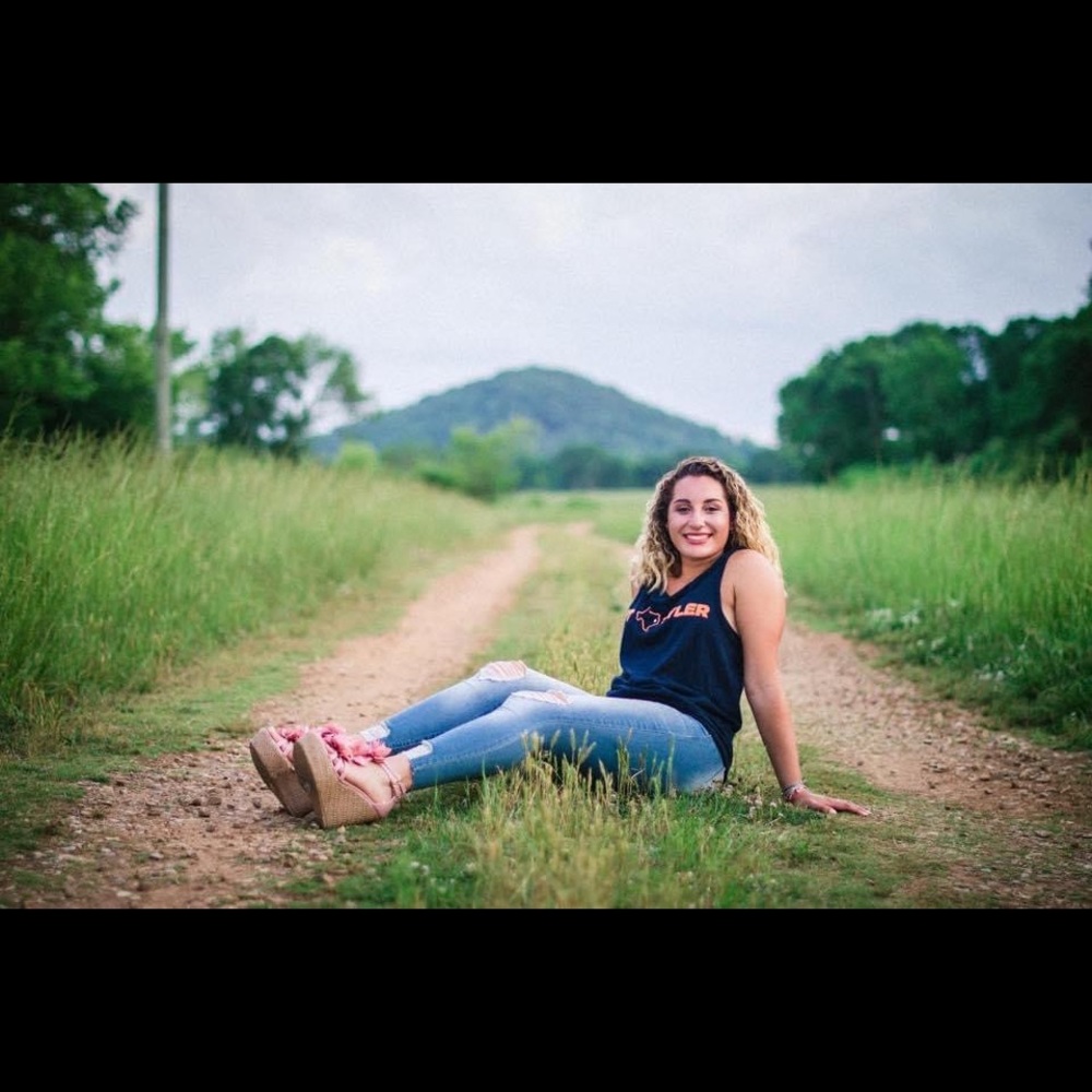 Meet your Posher, Ary